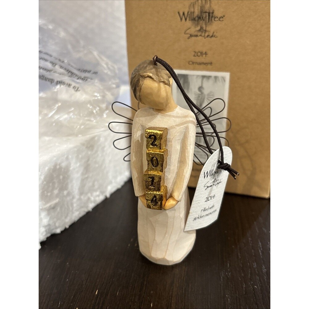 NEW 2014 Willow Tree Ornament ~ Wrapped In Original Box ~ #27272 Golden Memories